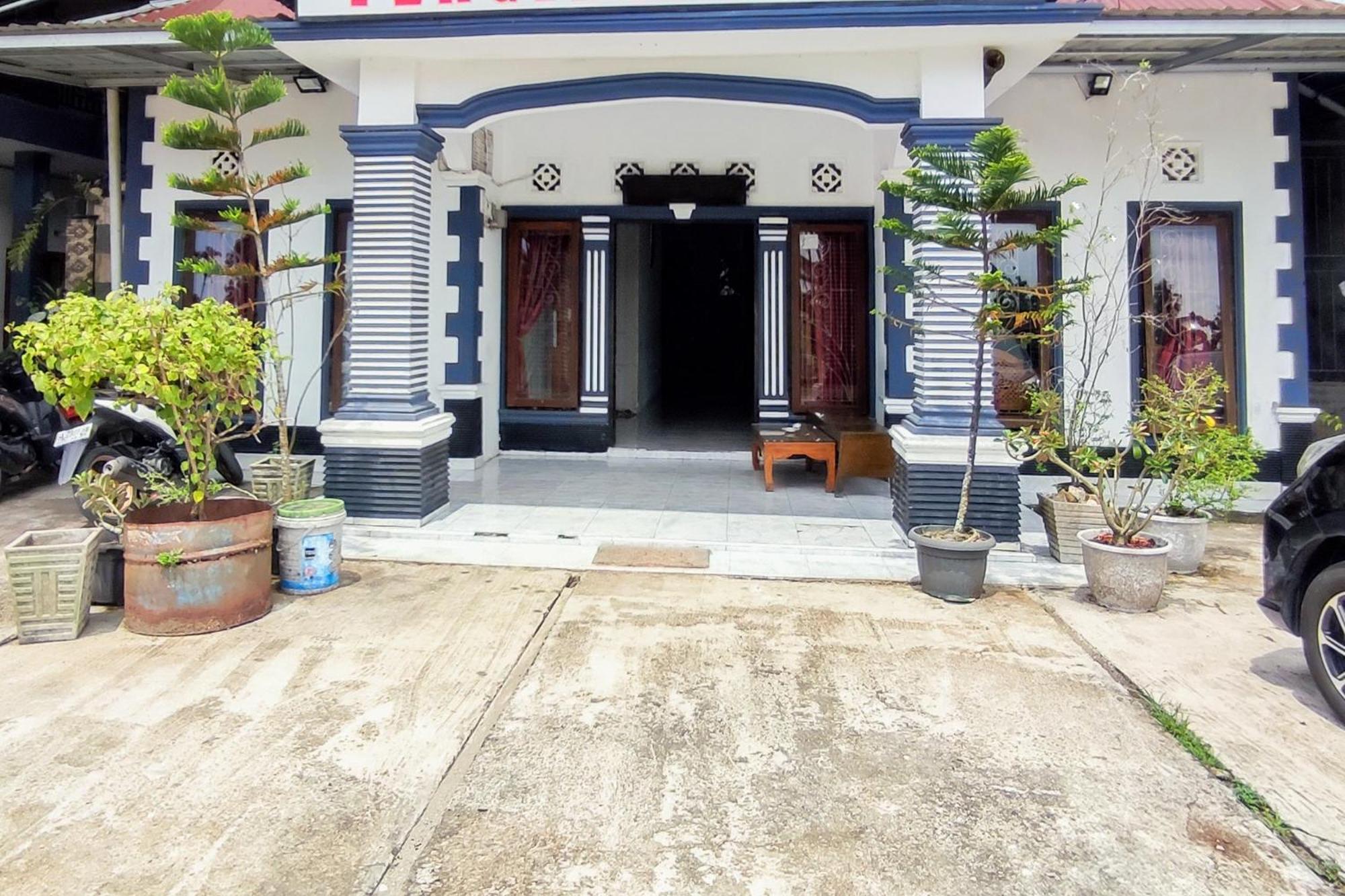 Reddoorz Syariah At Penginapan Eby Padang Exterior foto